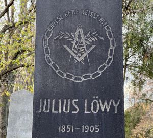 Löwy-Grab-Zentralfriedhof.jpeg