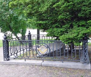 Finland-Freemason's-Grave.JPG