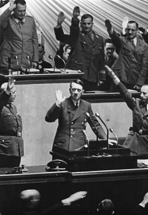 Hitler-Reichstag-1941.jpg
